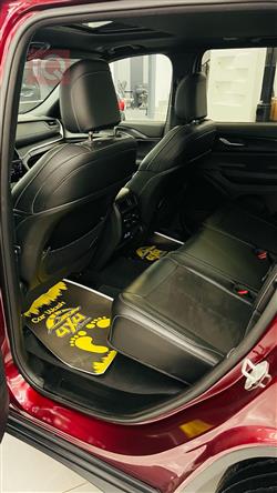 جیپ گراند شیرۆکی